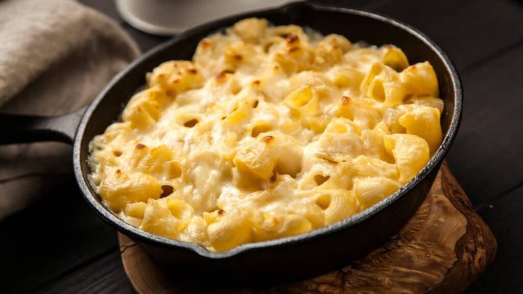 mac and cheese in a pan